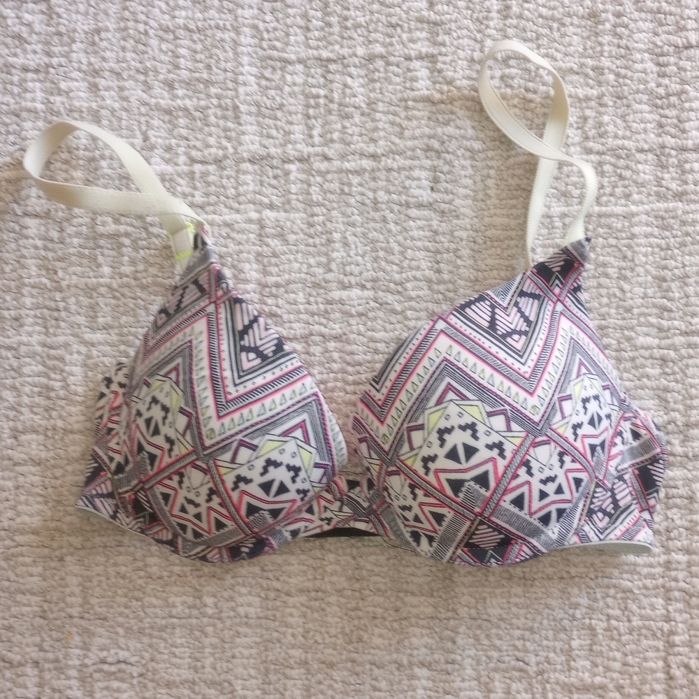 Victoria's secret Pink Aztec printed bra - Picture 4 of 9